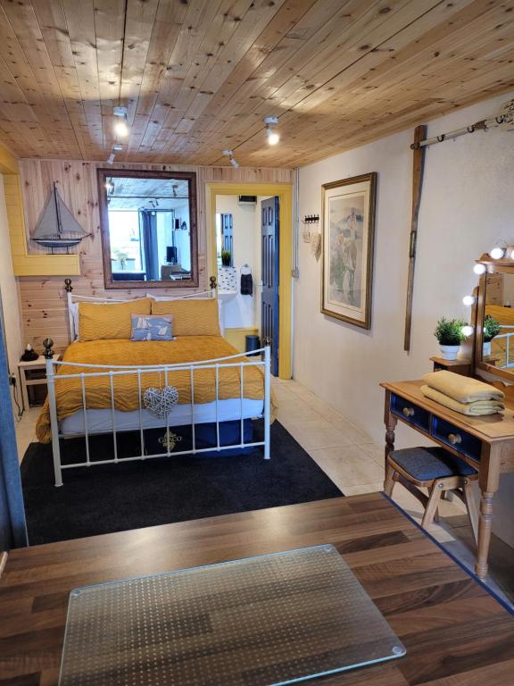 The Old Boat House bedroom